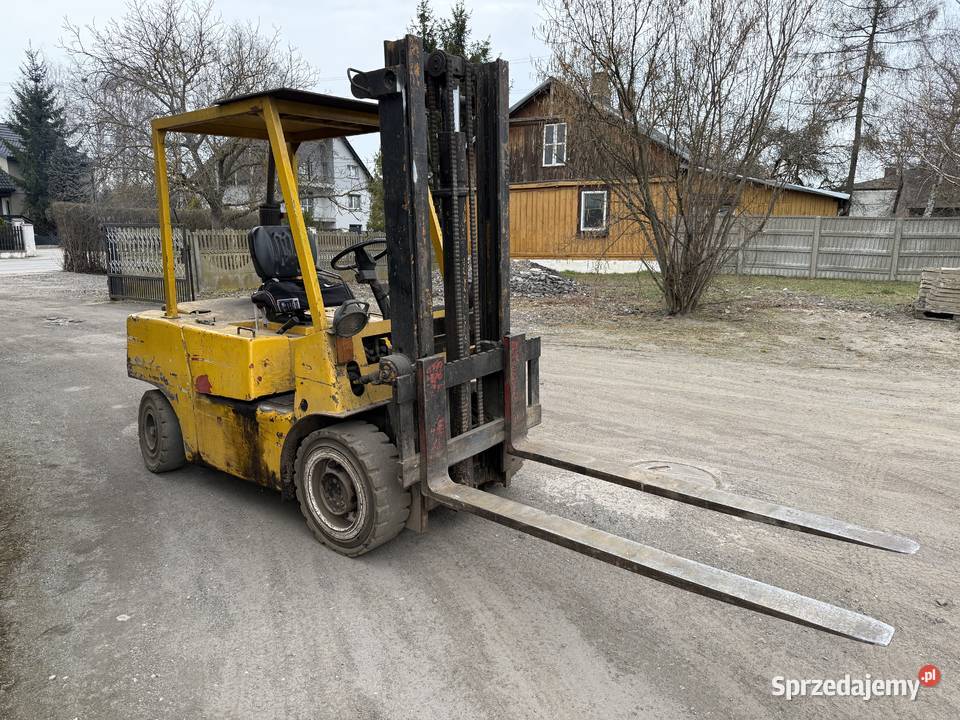 Wózek widłowy BUGAR 35 tony Perkins 4 cylindrowy Ujazd