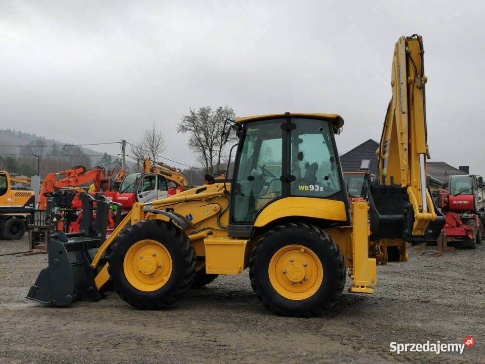 na równych kołach Komatsu WB 93S5E0 Bez Luzów pełny VAT Widełki sprzedam