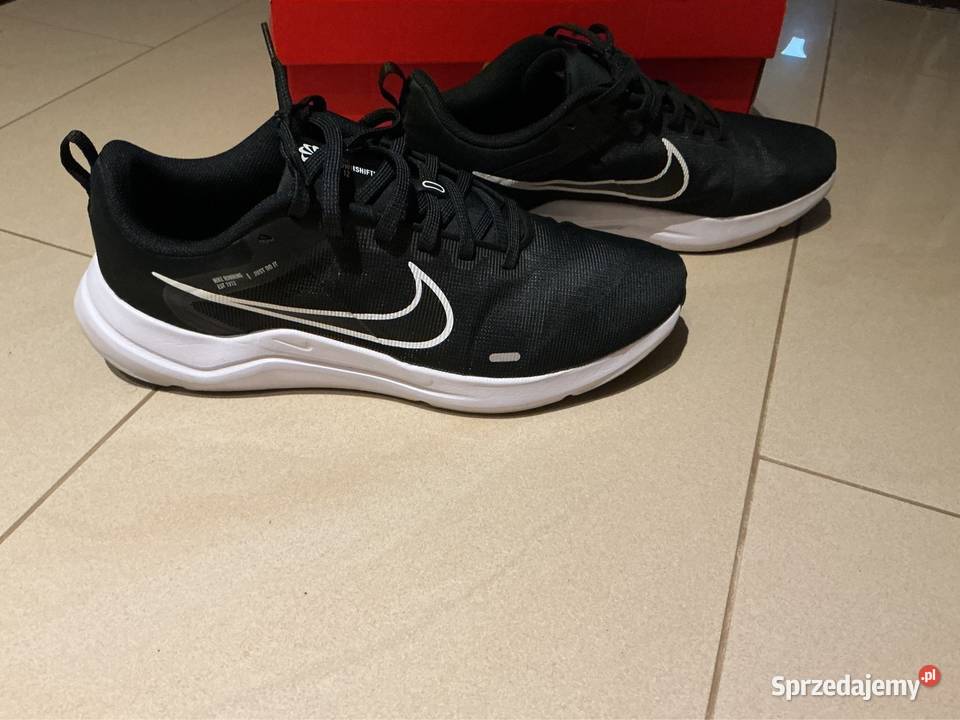Buty Sportowe Męskie Czarno Białe Nike 46 30cm Nowa Sól