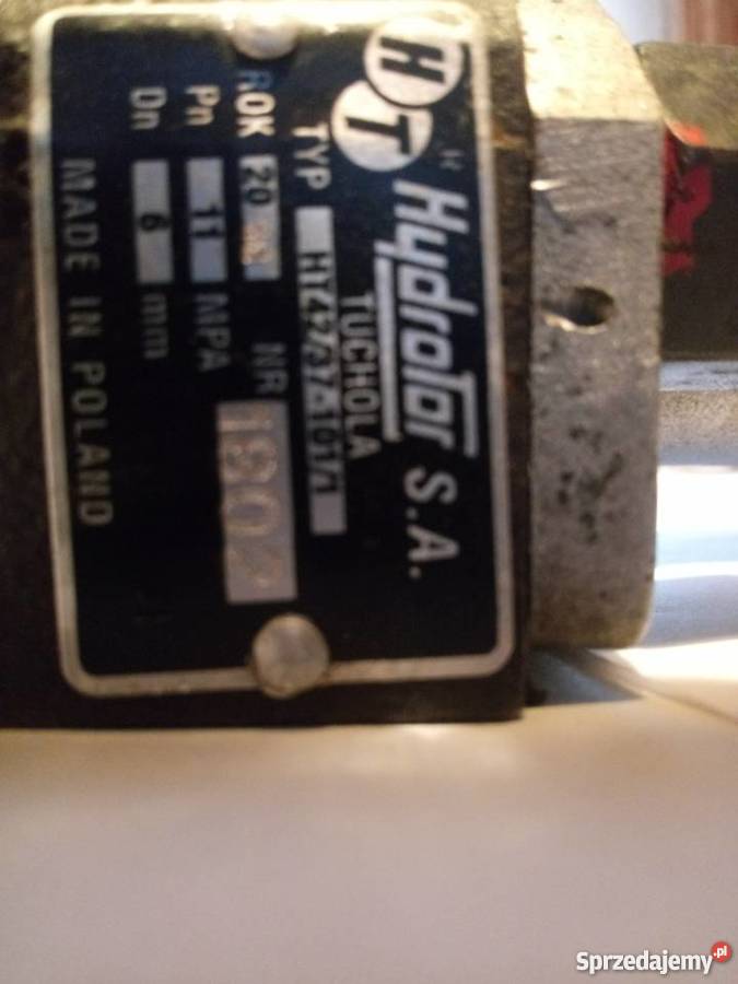 Rozdzielacz podnośnika Ursus c 330