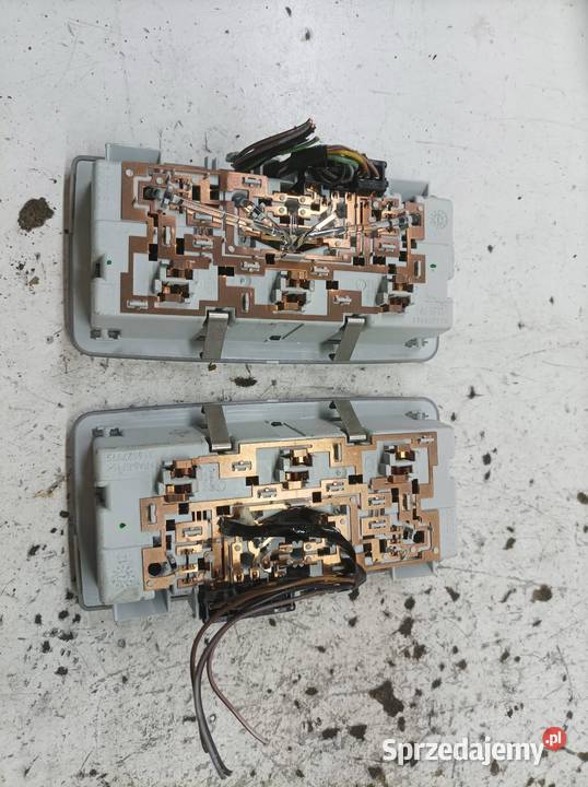 LAMPKA PODSUFITKI Opel Astra IV 2009 2020 J Rok produkcji 2011 Oświetlenie kabiny świętokrzyskie sprzedam