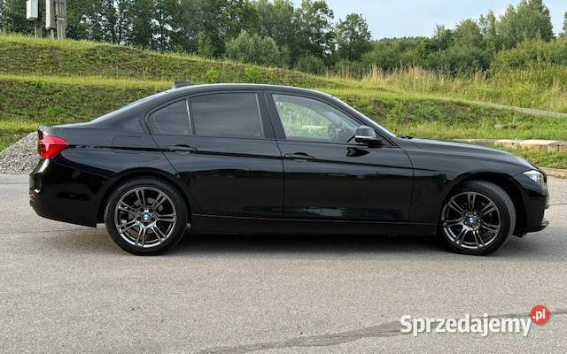 BMW F30 318d LIFT ShadowLine Rok produkcji 2017 Blizne