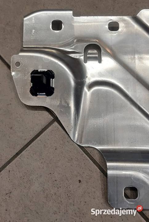 WZMOCNIENIE OSŁONA PASA PRZEDNIEGO GÓRNA BMW 3 Pozostałe Konin sprzedam