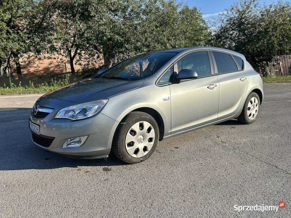 Opel Astra J 14 Benzyna LPG Auto bezwypadkowe światła do jazdy dziennej