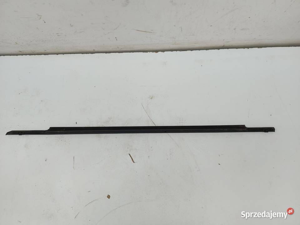 Mazda CX5 II Lift LISTWA ZGARNIAJĄCA PRAWA Listwy sprzedam