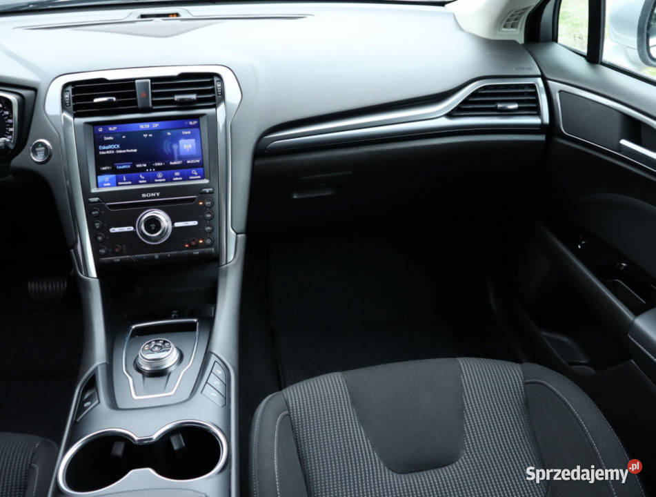 Ford Mondeo 20 EcoBlue światła przeciwmgielne