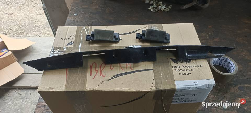 Listwa blenda klapy bagażnika BMW E36 Cabrio Piasek