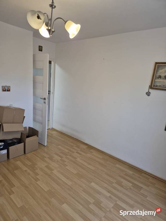 Mieszkanie 2 pokoje Gołębiow I blok