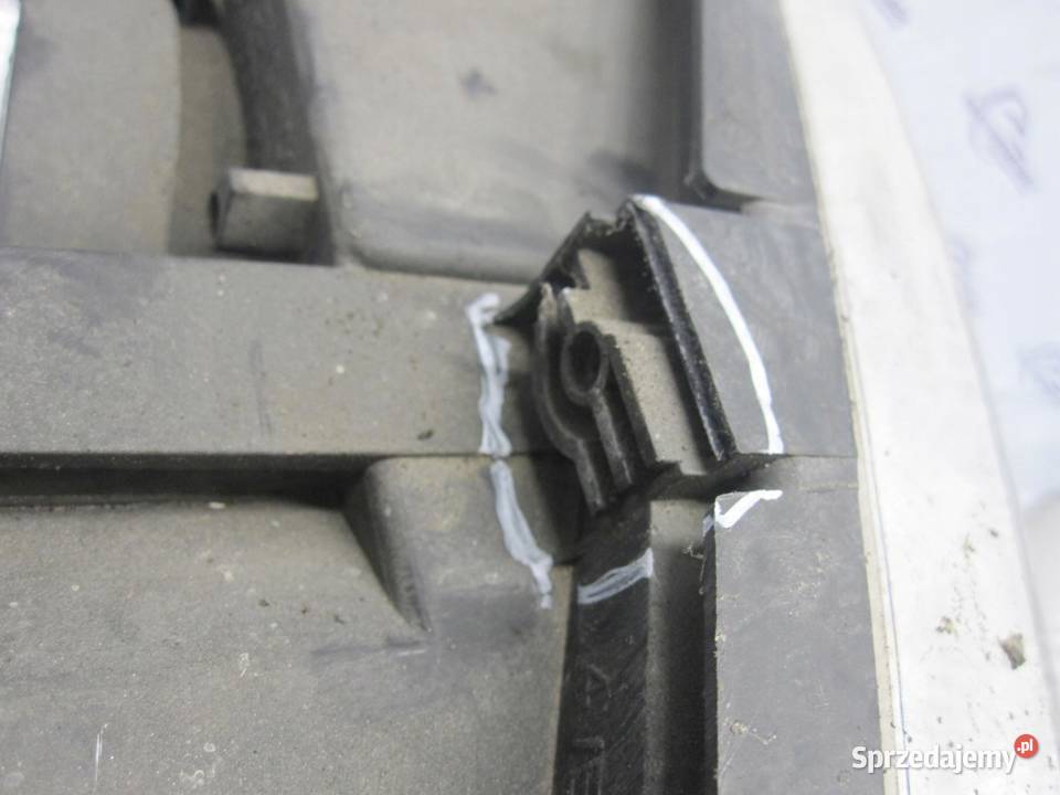 VOLKSWAGEN CADDY III 09r lampa prawy przód osobowe sprzedam