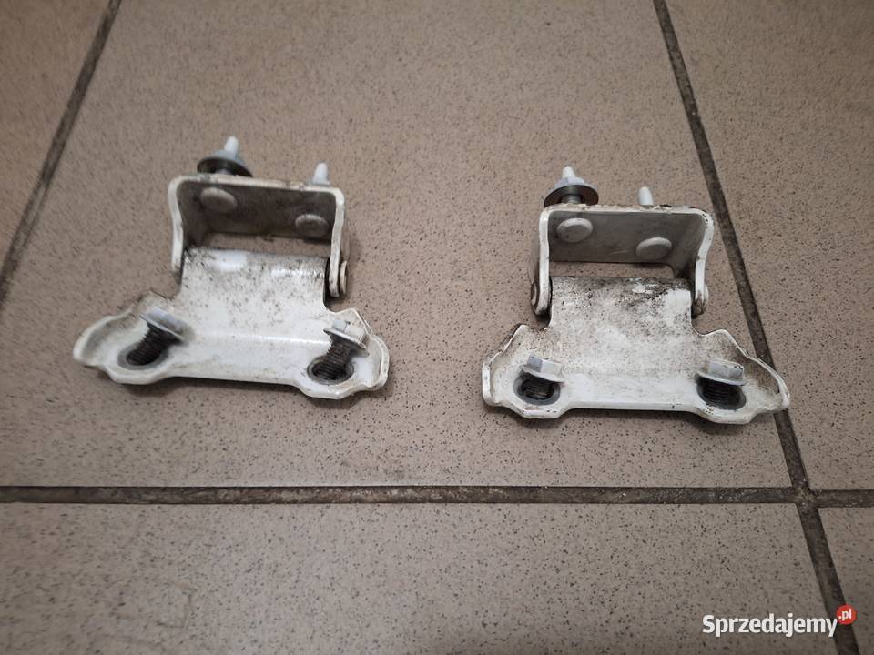 Lexus RX NX zawiasy klapy bgażnika 6881048011 RX sprzedam