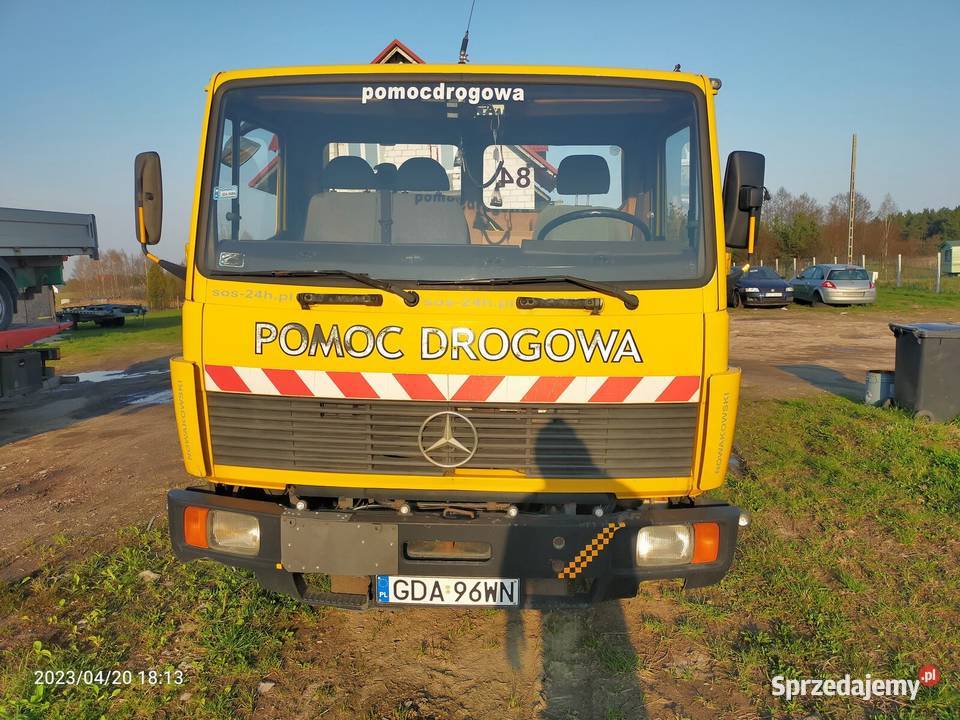 Mercedes 814 Holownik Pomoc Drogowa Laweta z Trąbki Małe