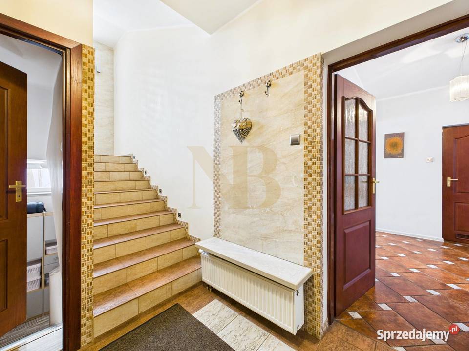 Dom z częścią usługową Dom rodziny w zielonym mieszkalny Józefów