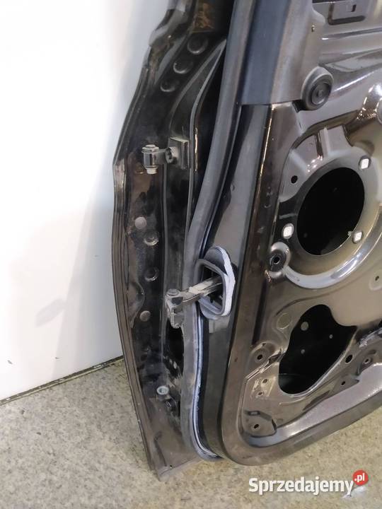 DRZWI PRAWE TYŁ KOMBI TOURING CZARNE Bmw Seria 3 Rok produkcji 2018 świętokrzyskie