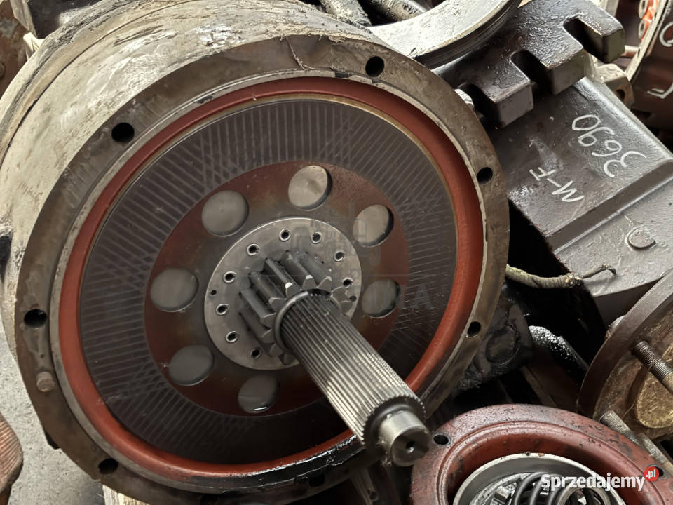 Massey Fergusson 3690 Zwolnica Lewa 3615730M11