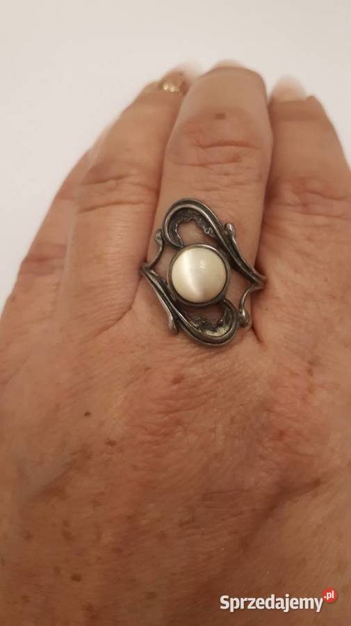 Pierścionek srebrny z kocim okiem Radom