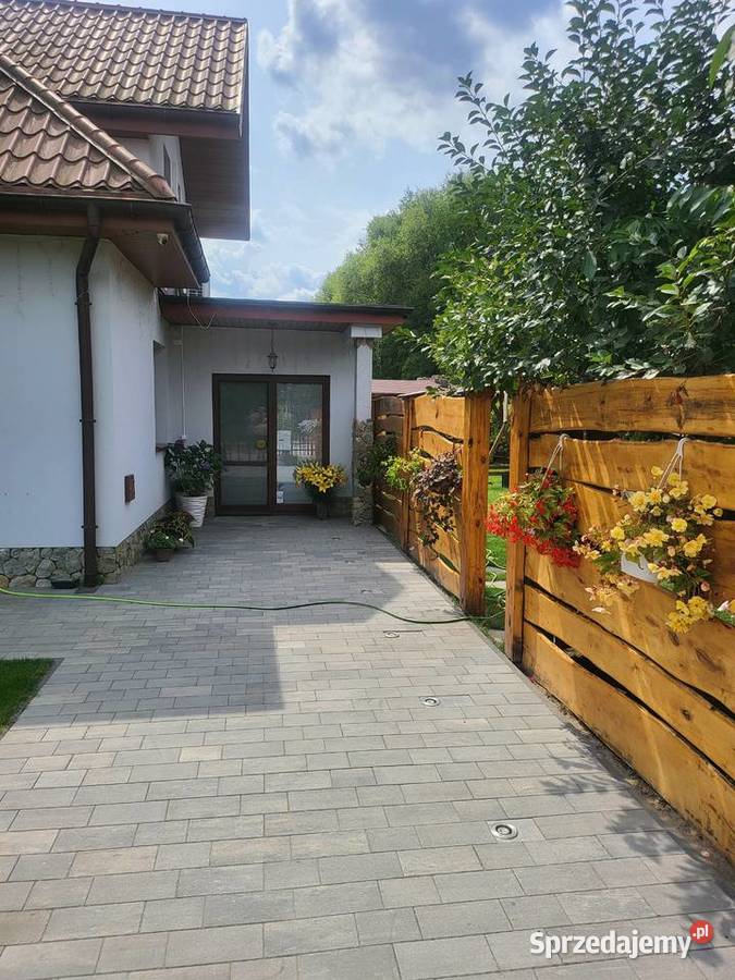 Sprzedam dom z salonem fryzjerskim Sprzedaż Marki