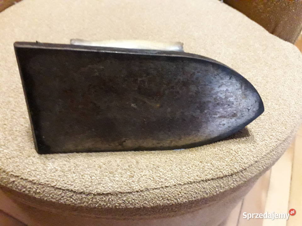 Żelazko mocno archaiczne wczesny albo środkowy sprzedam