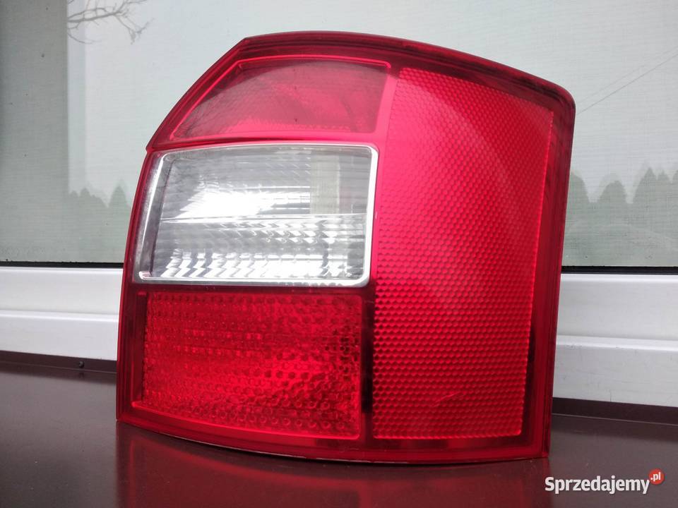 Audi A4 B6 Avant kombi lampa tył tylna prawa Lampy tylne Sieradz
