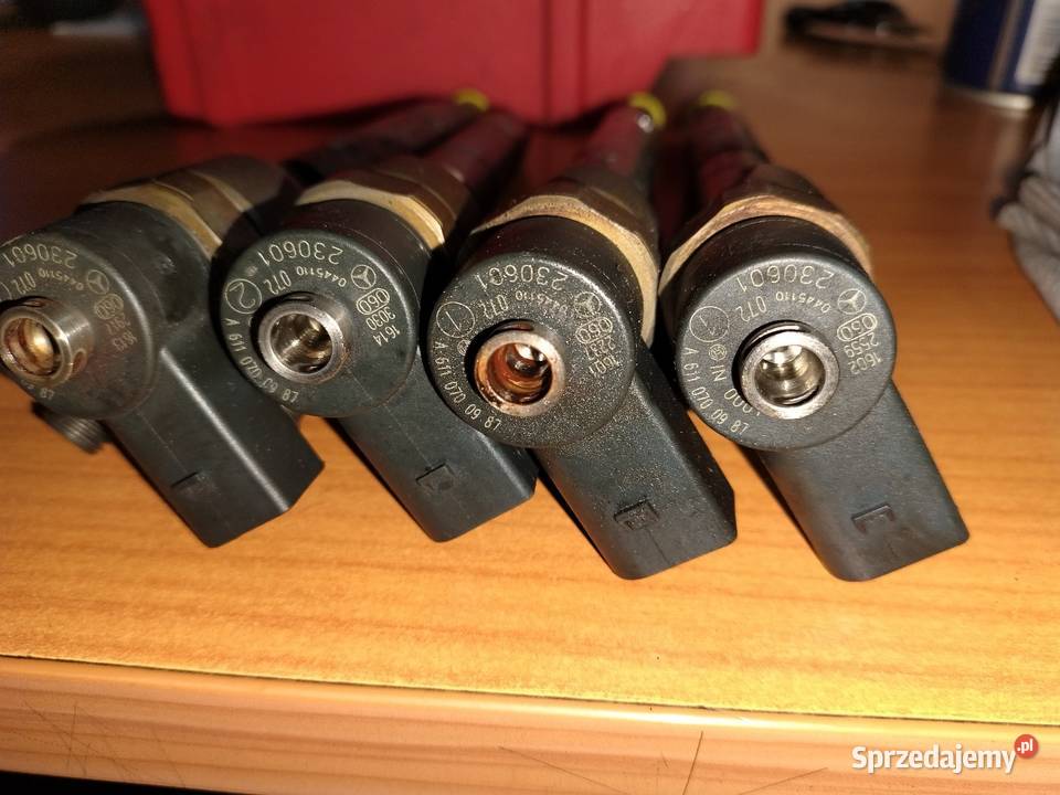 Kpl wtryskiwaczy A6110700987 osobowe Łódź