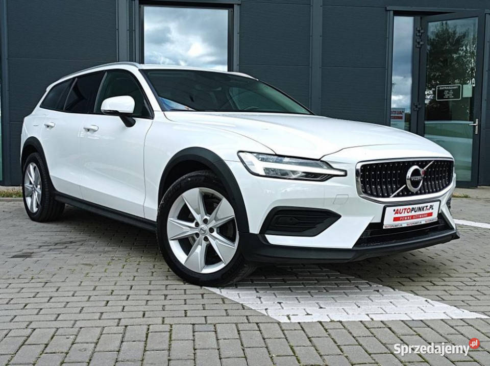 Volvo V60 Cross Country 2022r FV23 Full LED 106047km