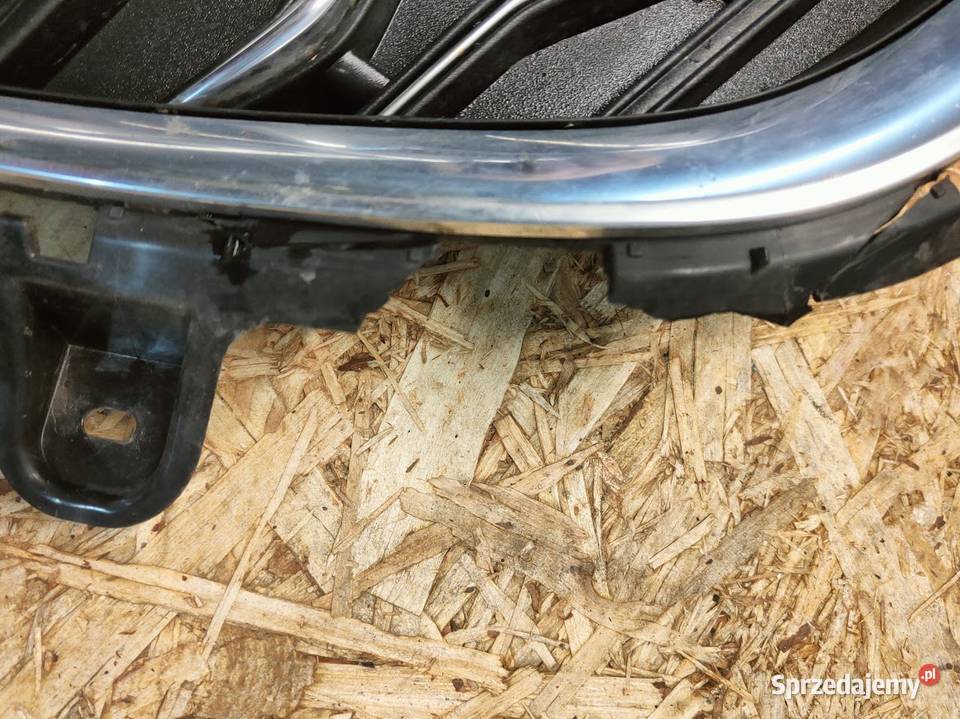 Grill Atrapa Ford Kuga III Mk3 LV4B8200 Atrapy Pleszew