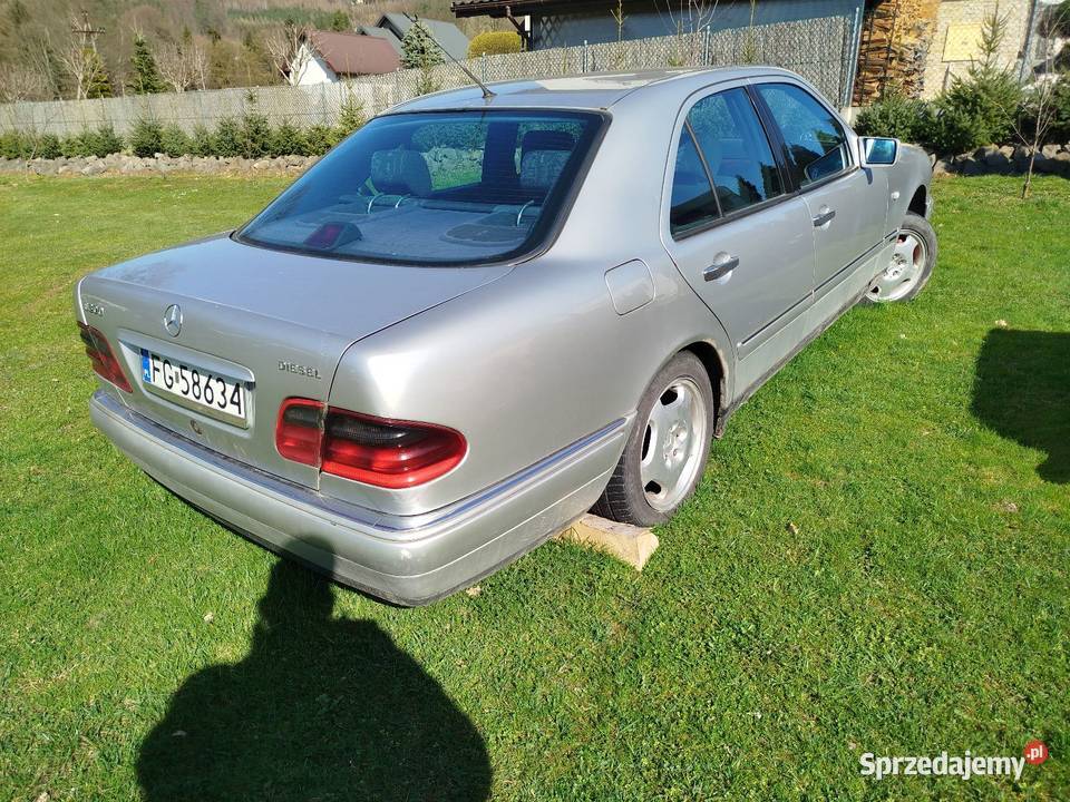 Mercedes E klasa uszkodzony Limanowa