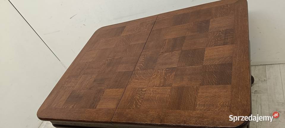 stary drewniany stół prostokątny rozkładany