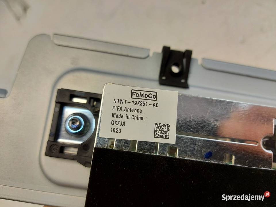 Ford Ranger VI 6 2024r wzmacniacz fal radiowych sprzedam