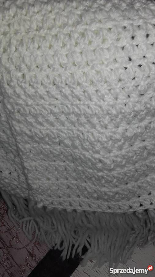 CIEPŁY BIAŁY SZALIK Z FRĘDZLAMI sprzedam
