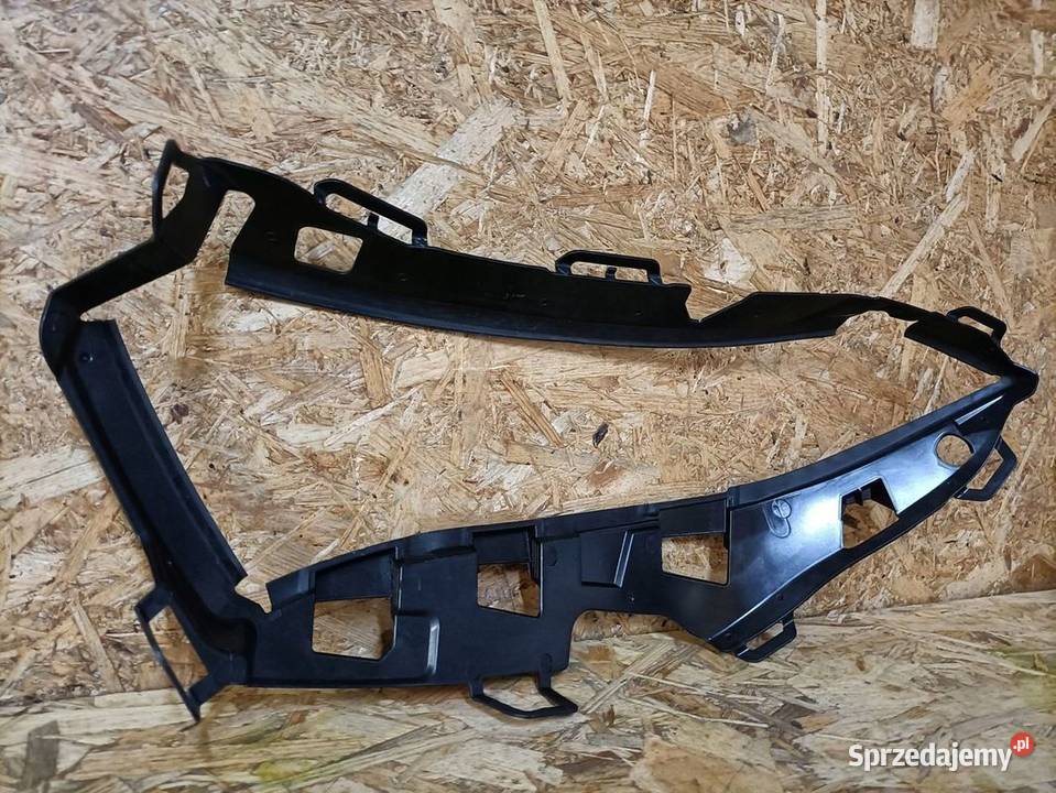 MERCEDES EQB 22 USZCZELKA LAMPY PRAWY PRZÓD osobowe wielkopolskie Pleszew