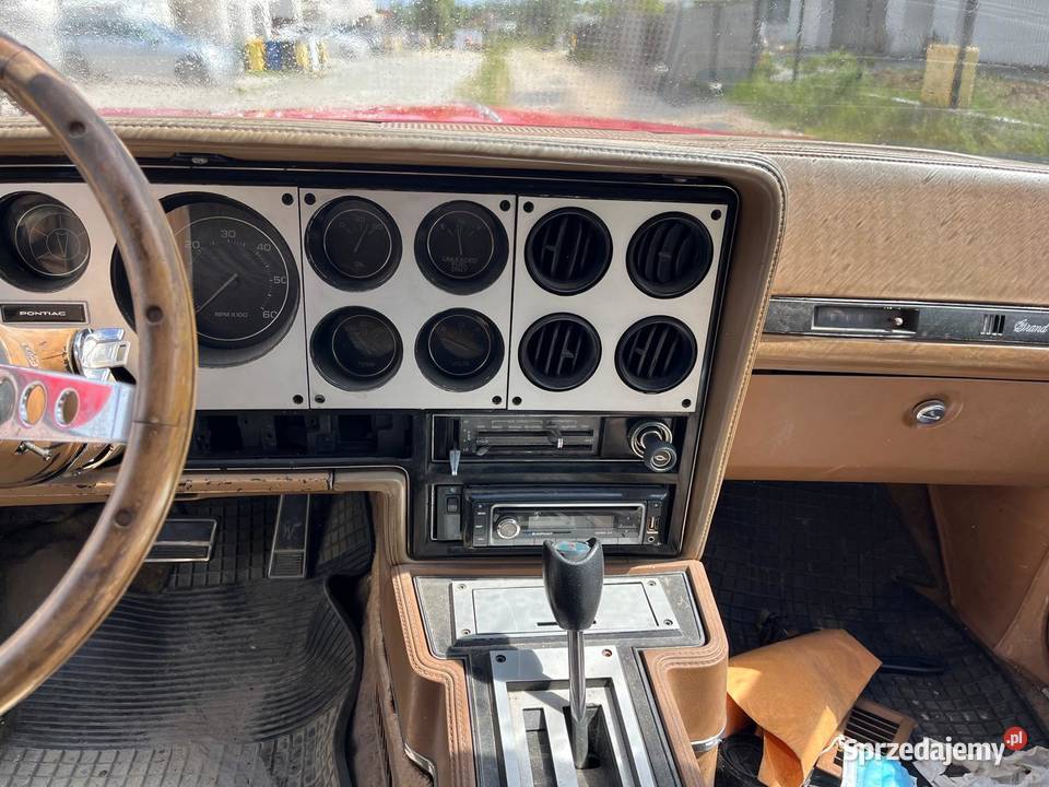 Pontiac Grand Prix 1979 zabytek do remontu