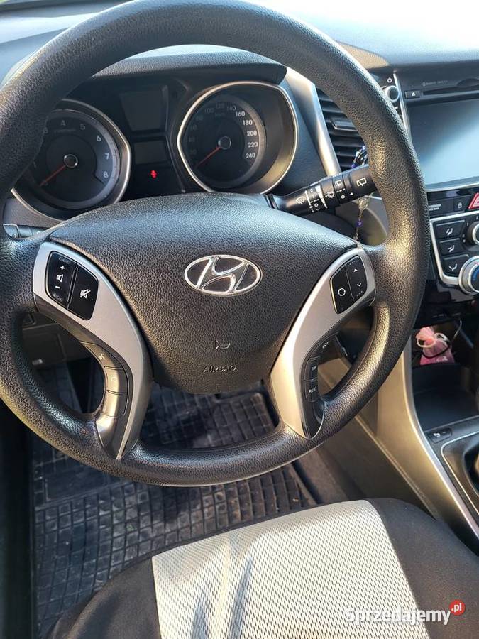 Sprzedam zadbanego HYUNDAIA I30 z 2016 r w nieuszkodzony i30 Radom