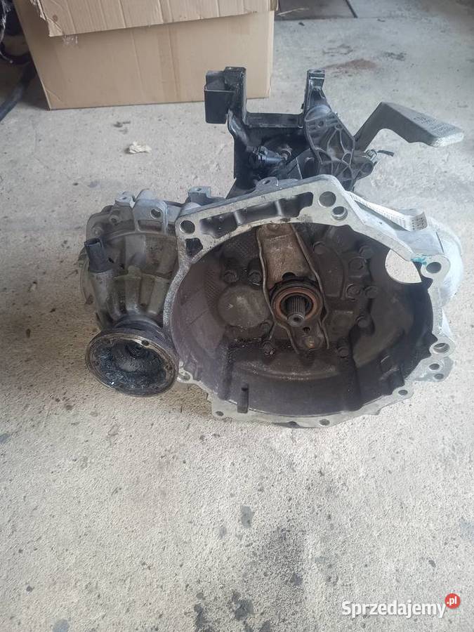 Skrzynia biegów KFK 15010 Volkswagen polo 2010 Rok produkcji 2010 Staszów sprzedam