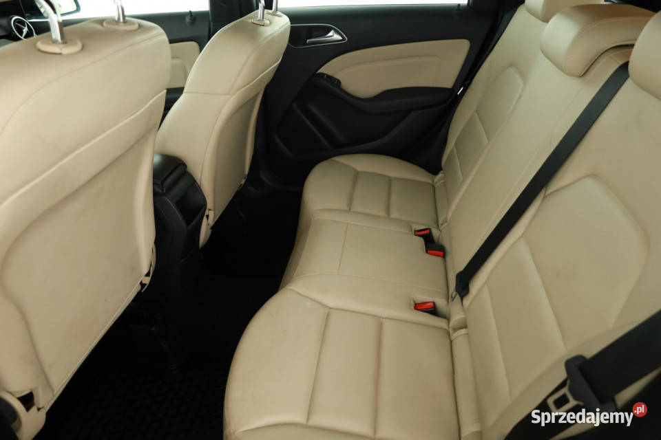 Mercedes B B 180 Rok produkcji 2012 Piaseczno