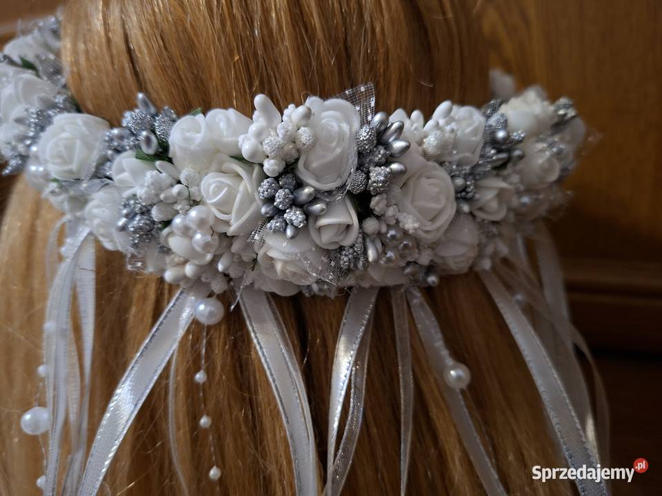 Wianek komunijny biało srebrny mazowieckie Borów sprzedam