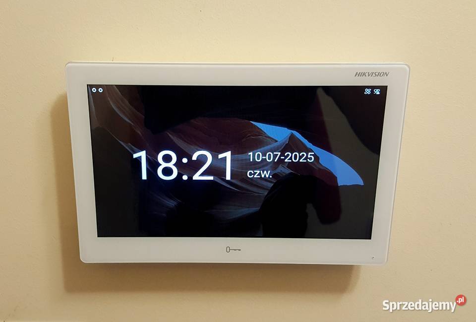 Montaż Kamer Wideodomofonów Sieci komputerowych Czastary