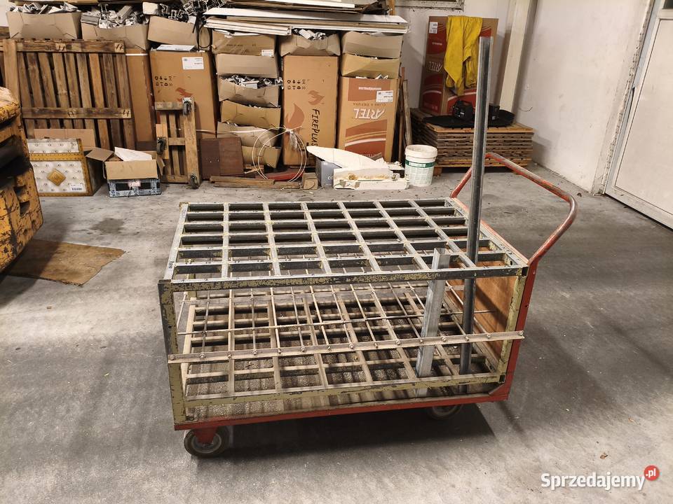 Wózek stojak na wzmocnienia do produkcji okien