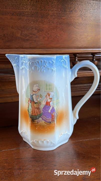 Dzbanek z motywem dziewczynek w medaionie Bez Gdańsk