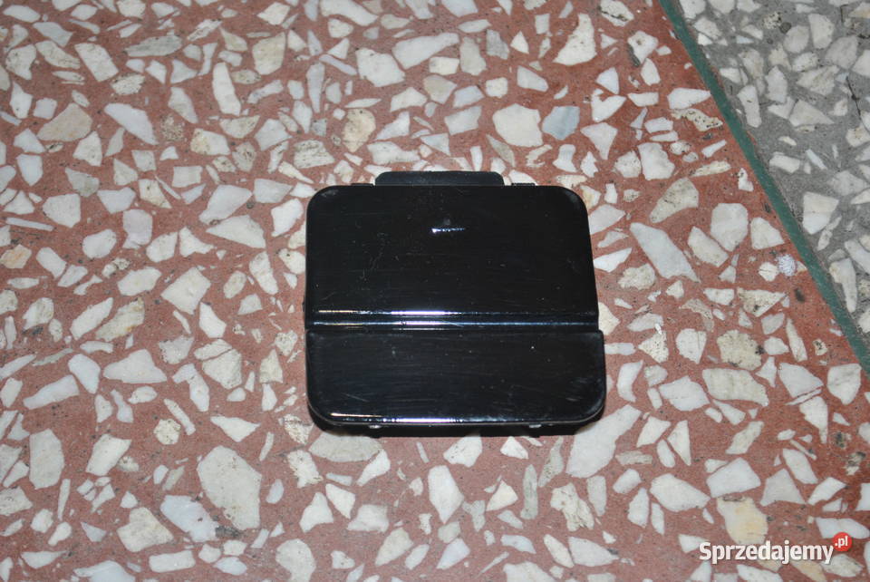 Zaślepka haka do holowania tylnego zderzaka BMW Zderzaki Poręba