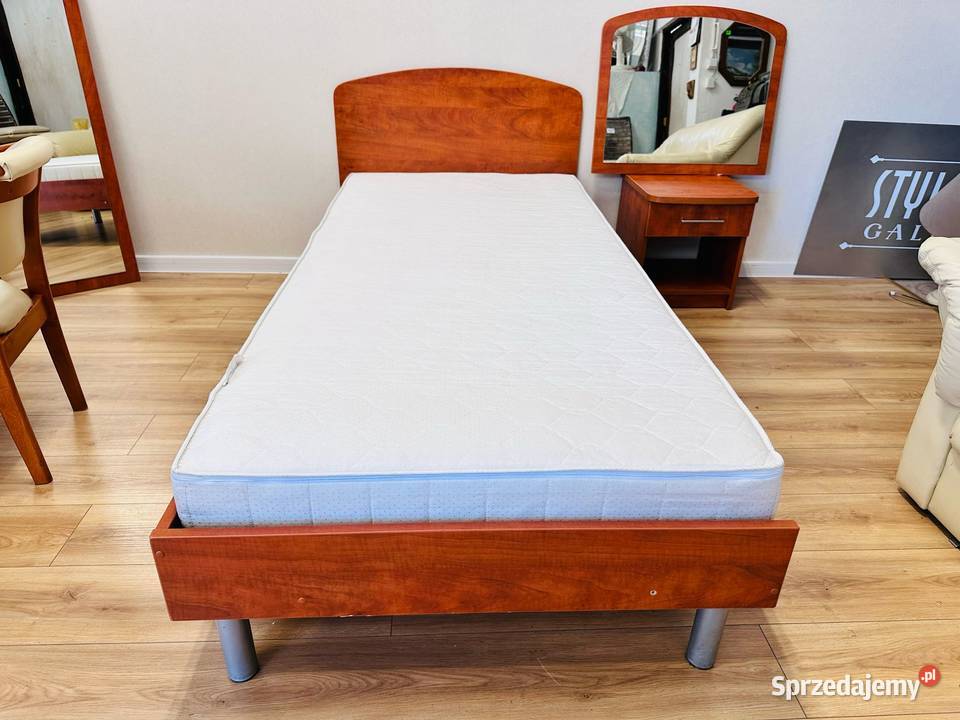 Łóżko z materacem 200 x 90 i szafką Tczew sprzedam