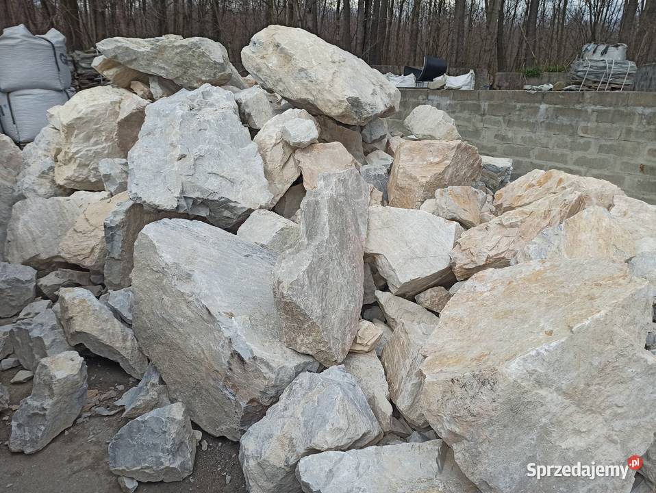 Głazy Kremowe Kamień Duży Głaz Biała Marianna Jaworzno
