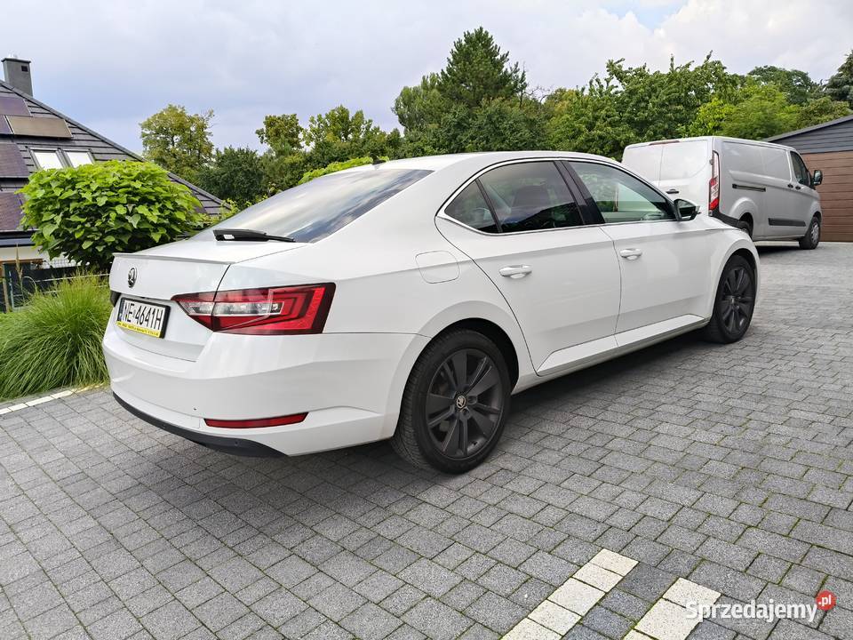 Skoda SuperB 20190 zakupiony i serwisowany ASO światła do jazdy dziennej małopolskie