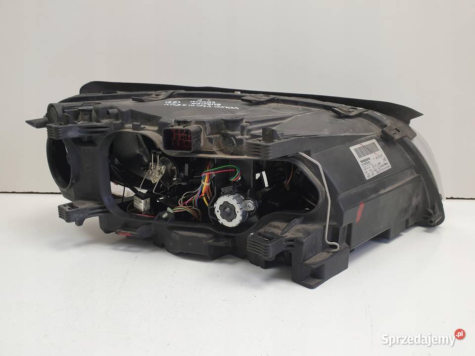 Volvo V70 III PRZEDNIA LAMPA LEWA XENON SKRĘTNY Janów