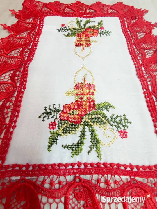 Świateczna serwetka z haftem kompl 2
