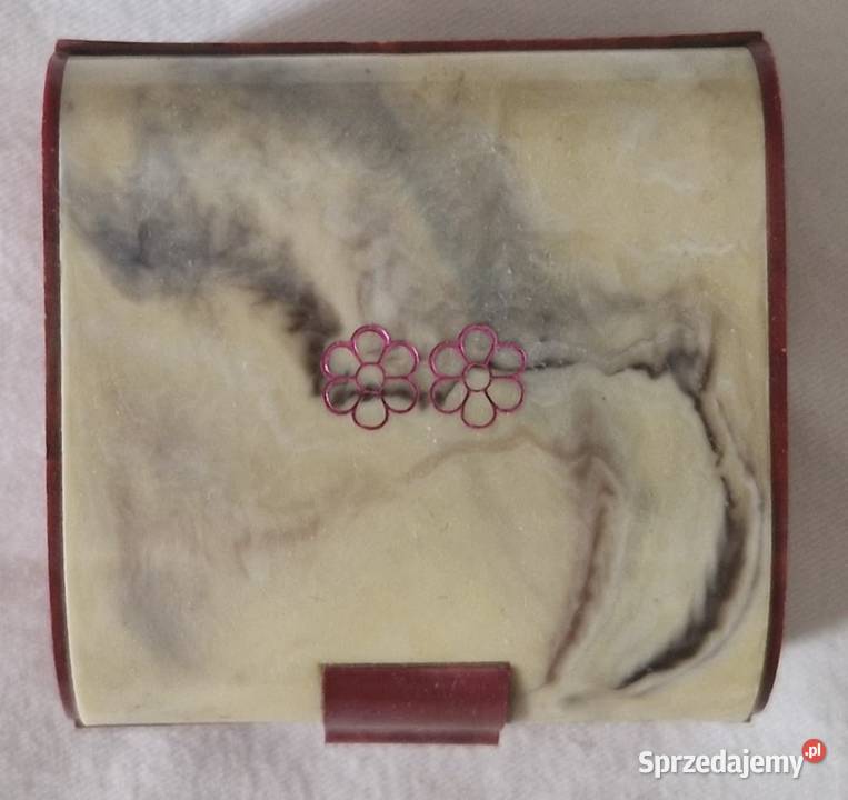 Biurkowy organizer z magnesem na spinacze sprzedam