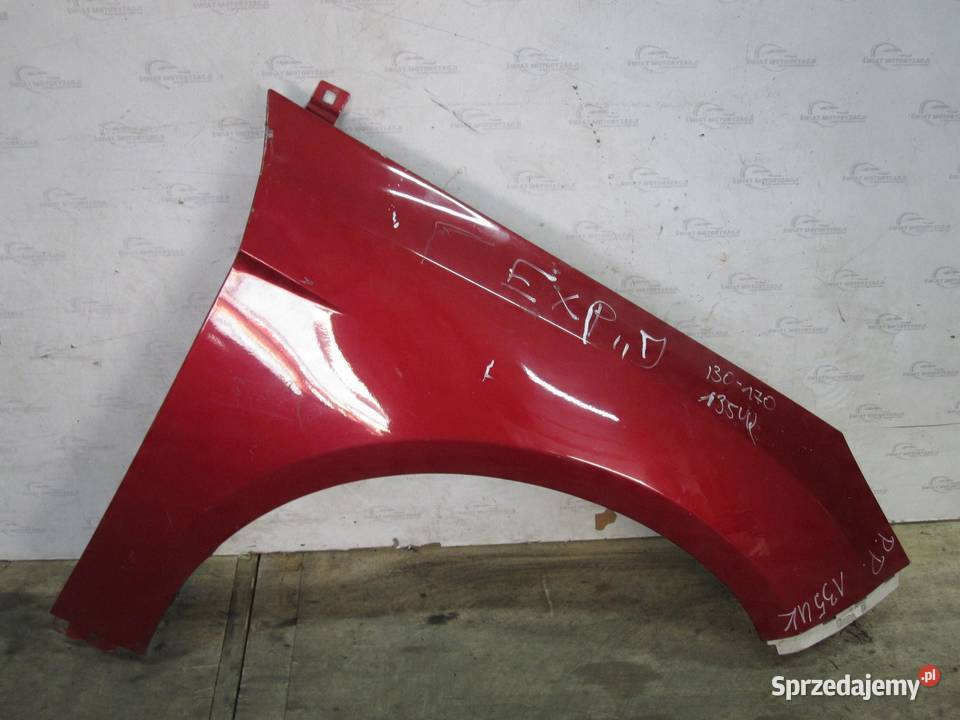 FORD FOCUS MK3 III 12r błotnik prawy przód