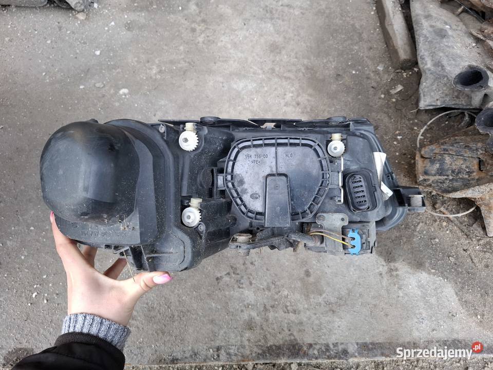 Lampa Prawa Przód Volkswagen Passat B5 FL XENON