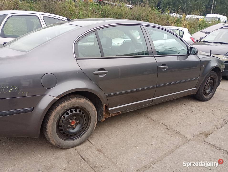 Skoda Super B I 19 TDI klapa tylna części dolnośląskie Wałbrzych