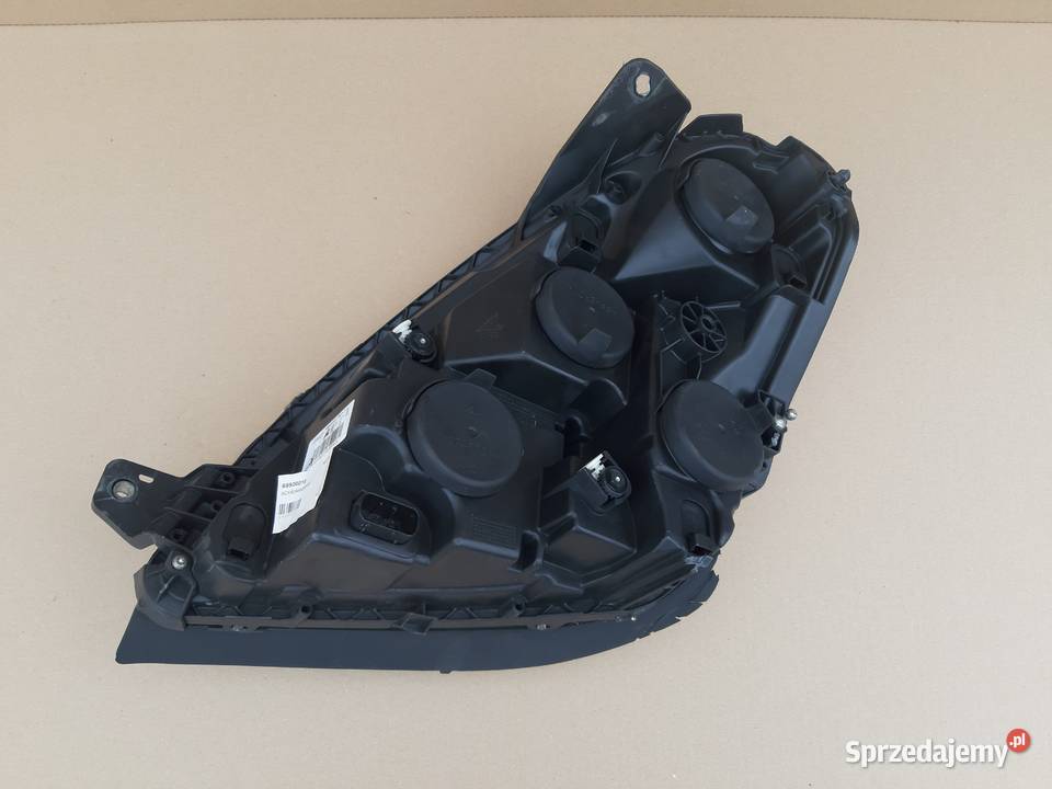 IVECO DAILY REFLEKTOR PRAWY LAMPA PRAWA 69500010 lampy przednie Trzciel