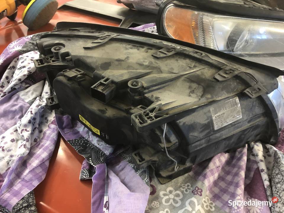 Lampy przód ksenon VOLVO S80 2006r uszkodzone Uniwersalne Darłowo